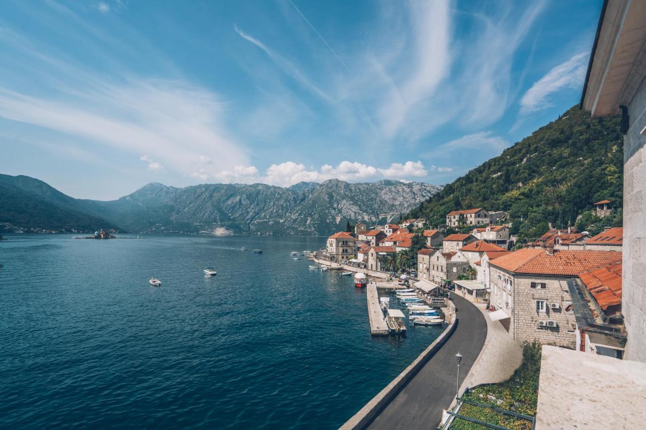 Lady Of The Rocks Apartments Perast Exterior photo